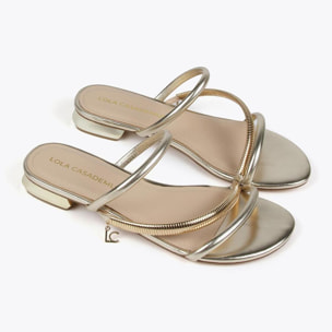 Sandali bassi fascette metallizzate e tacco dorato