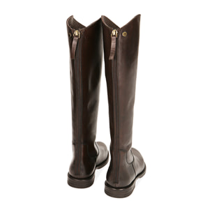 Botas de cuero marrón oscuro