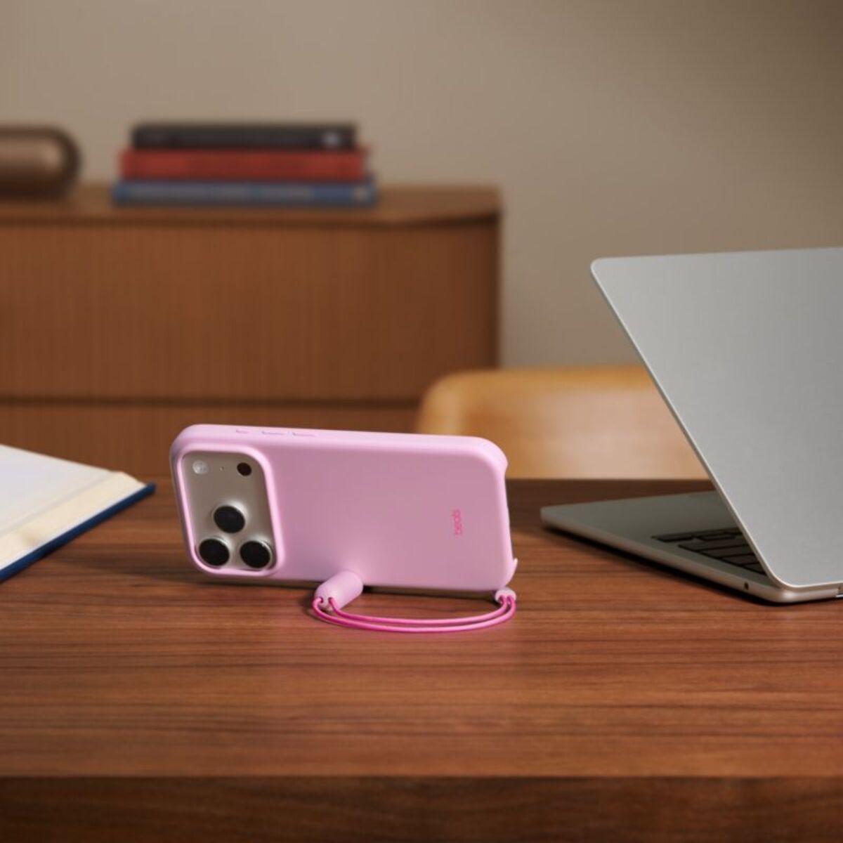 Coque BEATS iPhone 17 Pro Magsafe stand Rose quartz