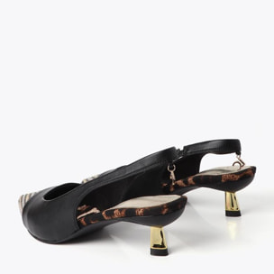 Scarpa con tacco scoperto e borchie miste