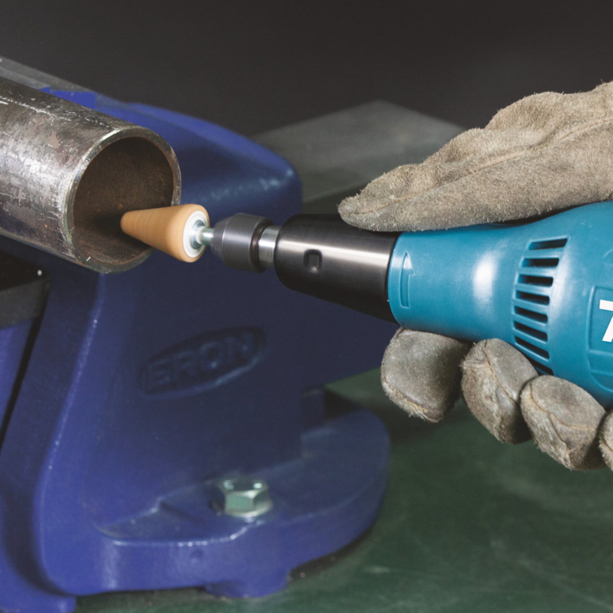 Amoladora recta 240 W MAKITA - GD0603