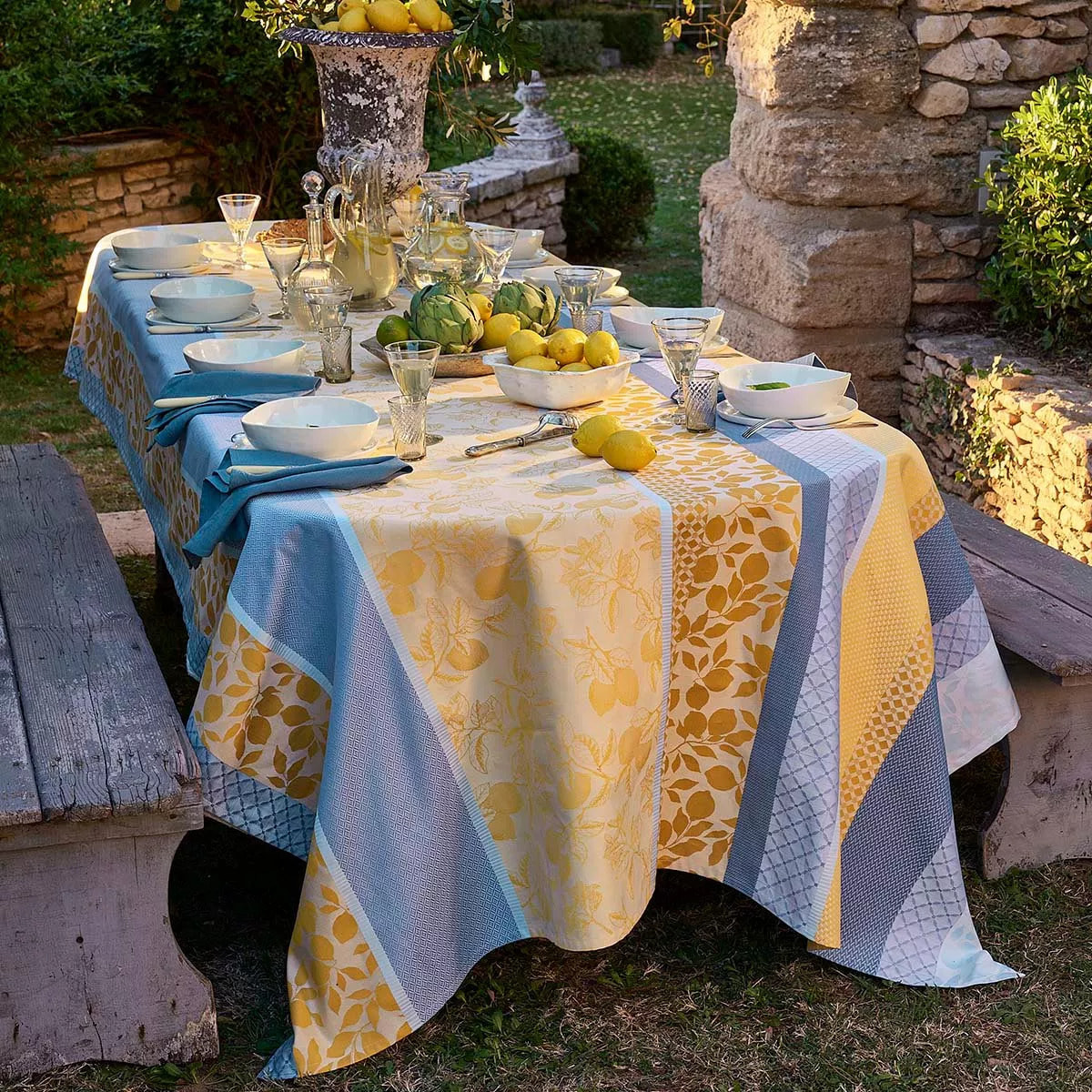 Nappe pur coton 220 g/m² motif jacquard bleu jaune Mille citrons provence