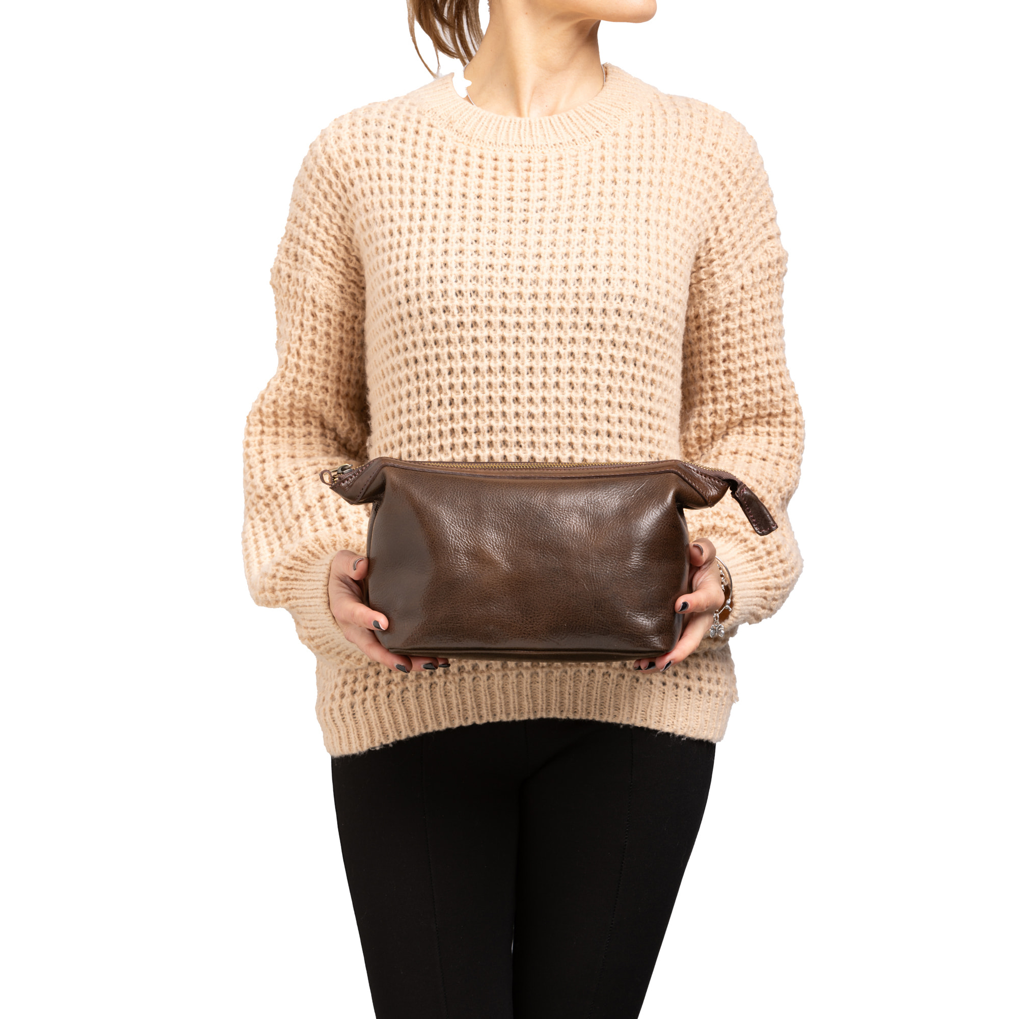 Pochette  unisex In Vera pelle Made in Italy 18x23x12 cm