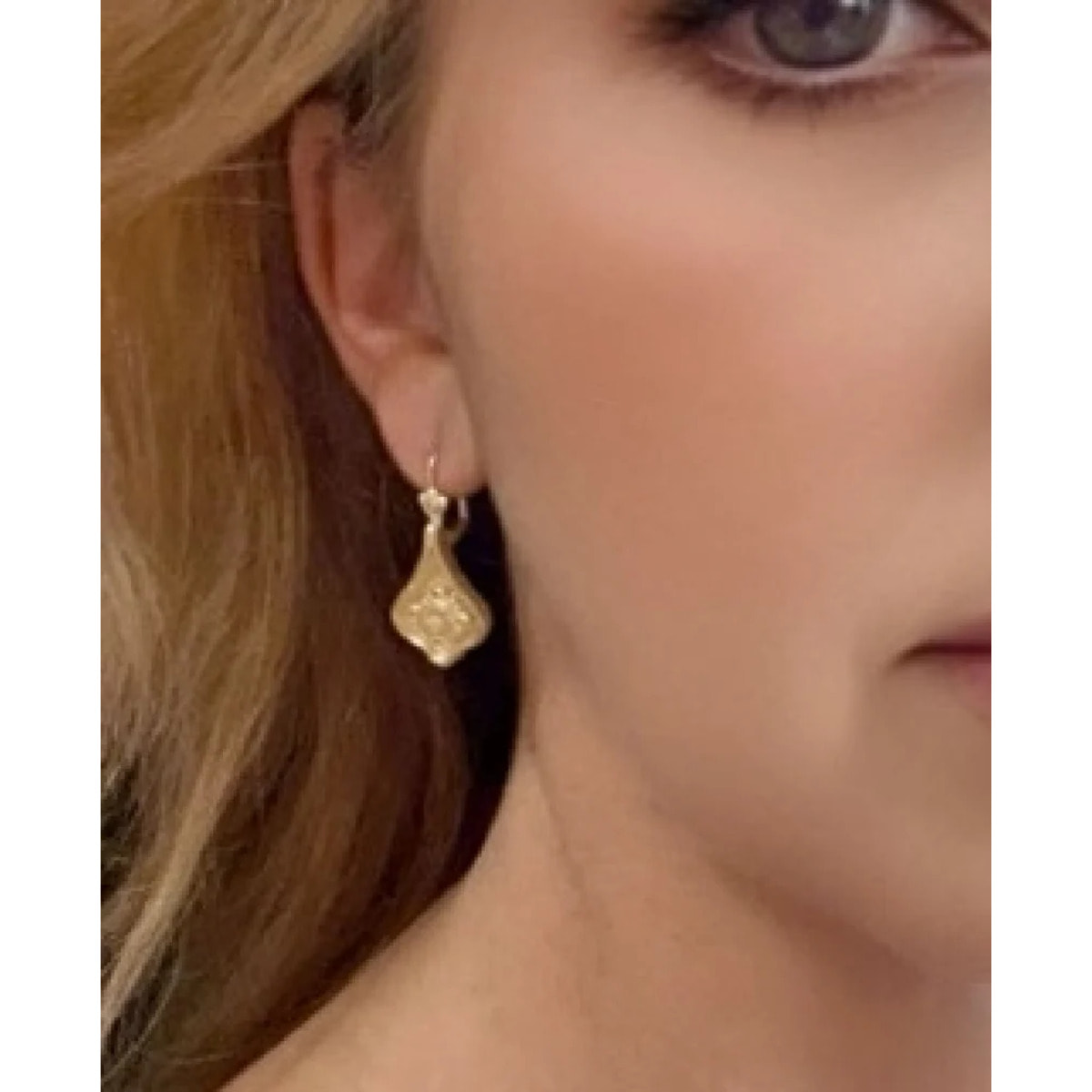 Pack pendientes dormilona en dorado. Redondo y lágrima