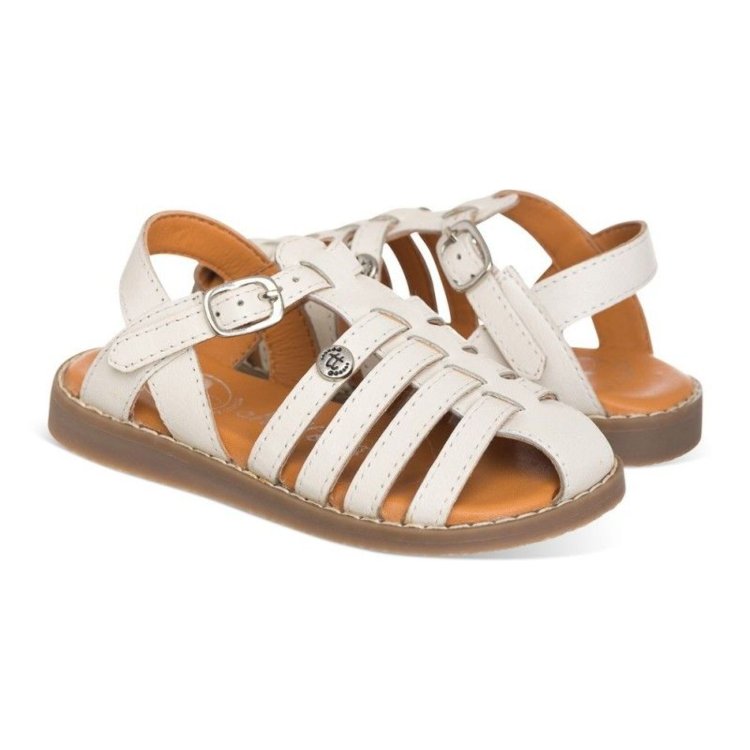 Sandalia cangrejera color blanca confeccionada en piel