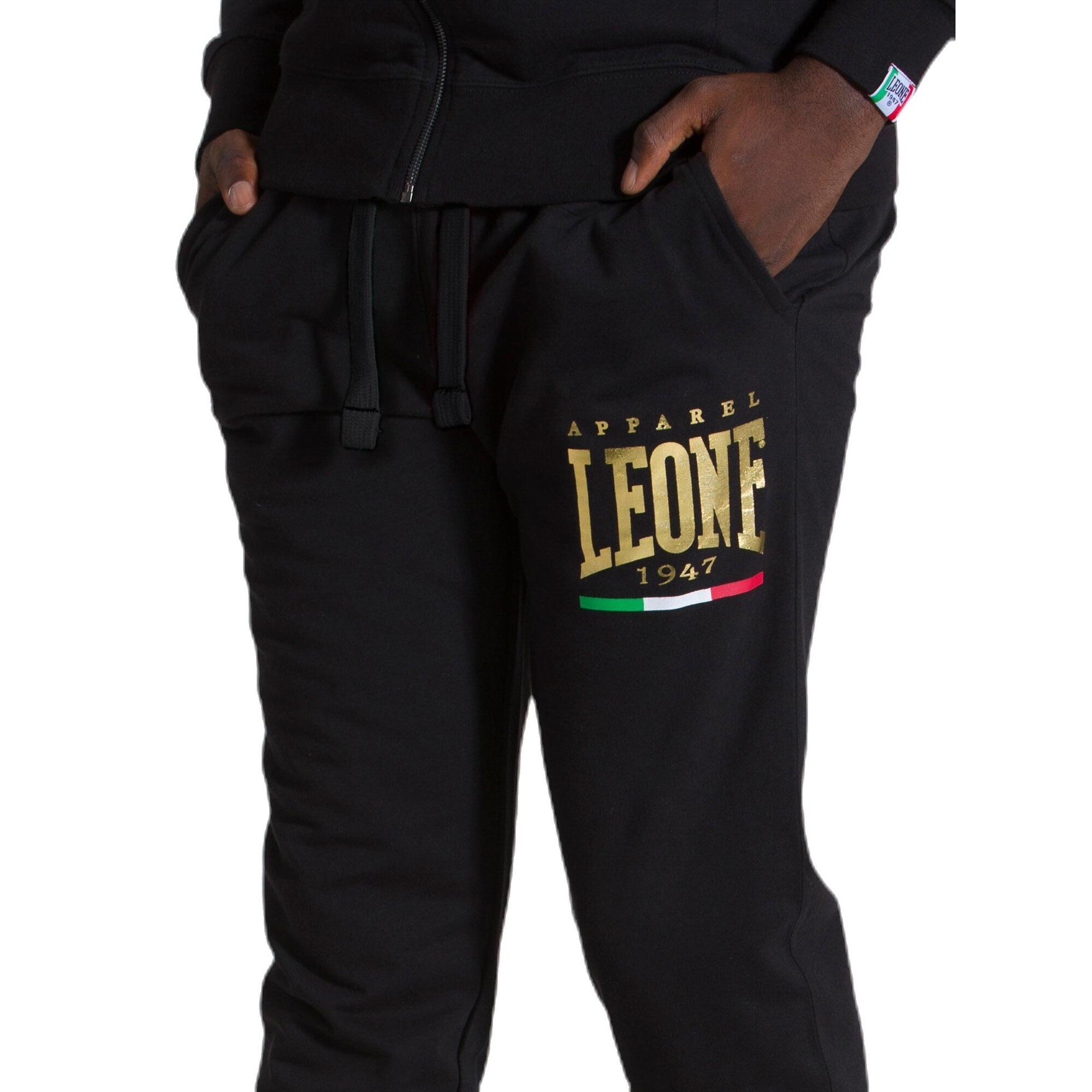 Pantalones deportivos dorados para hombre.