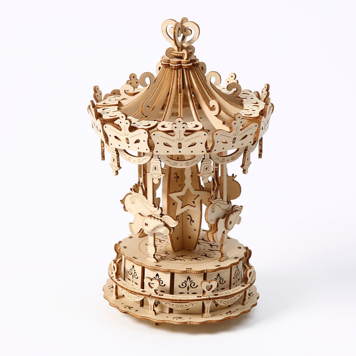 Maqueta de Madera 3D, diseño de Tiovivo con movimiento mecánico. 82 piezas.