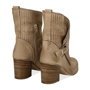 Ankle boots beige in nabuk con gambale traforato, tacco 7 cm