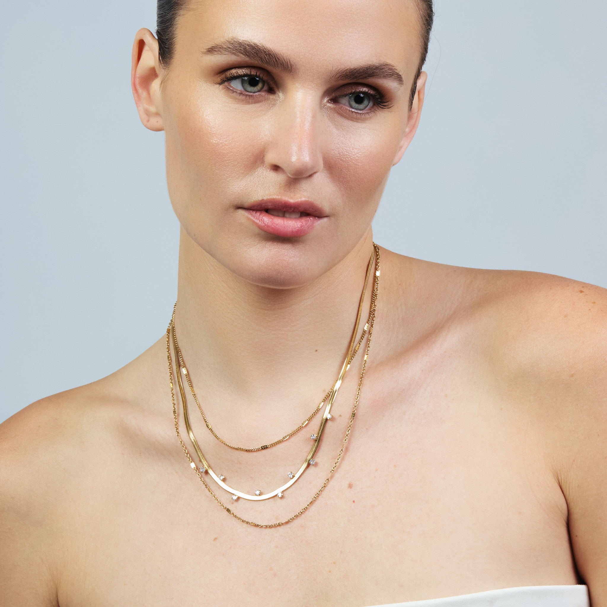 Collar acabado en oro amarillo de 18k