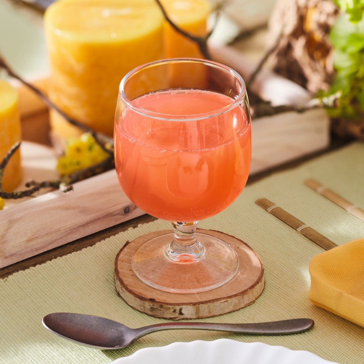 Servizio da tavola 19 pezzi con 12 piatti, 6 bicchieri e 1 caraffa 1L