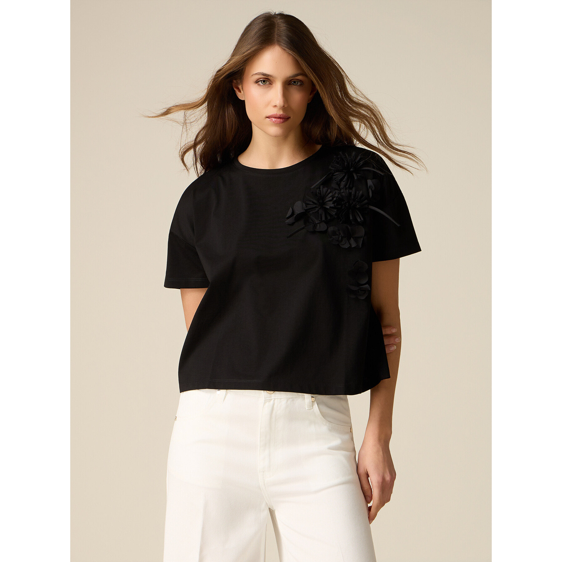 Oltre - T-shirt con applicazioni floreali - Nero