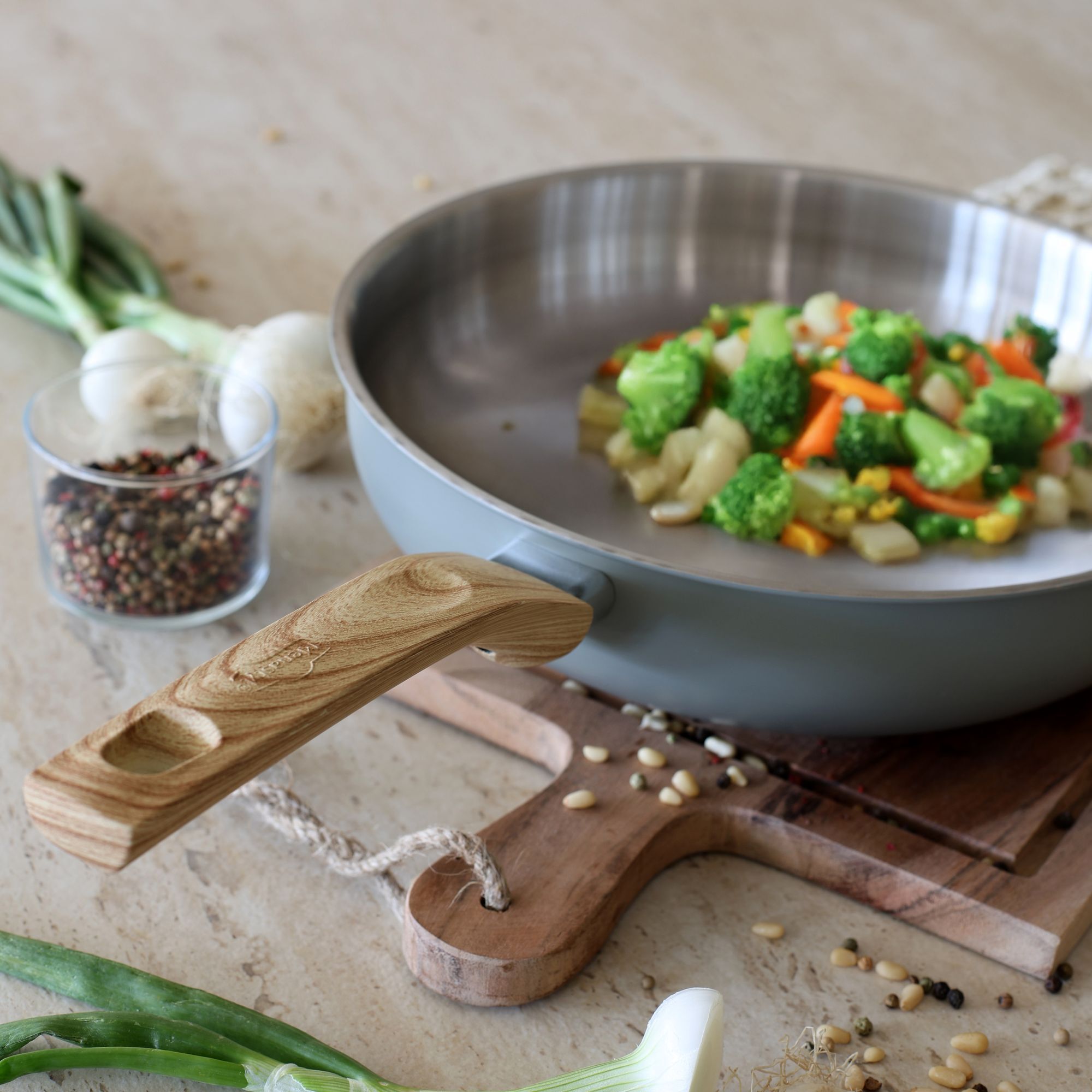 Batterie de cuisine 8 pièces en acier inoxydable - tous feux EASYNOX