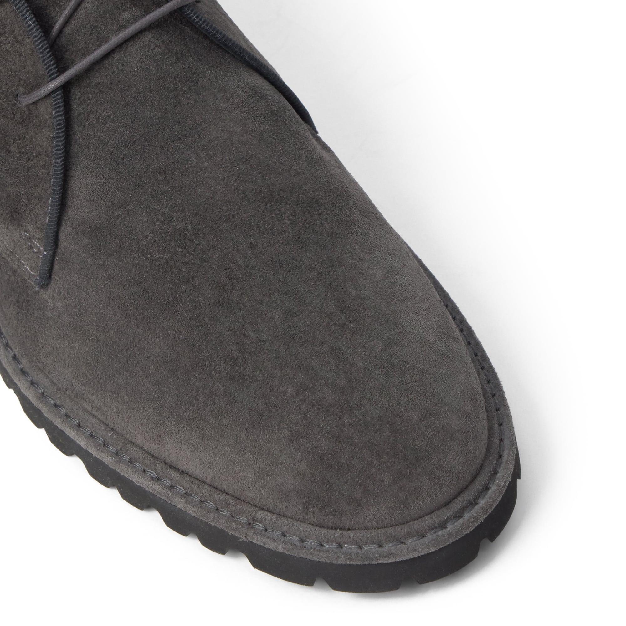 Desert boot Leo en serraje con cierre de cordones