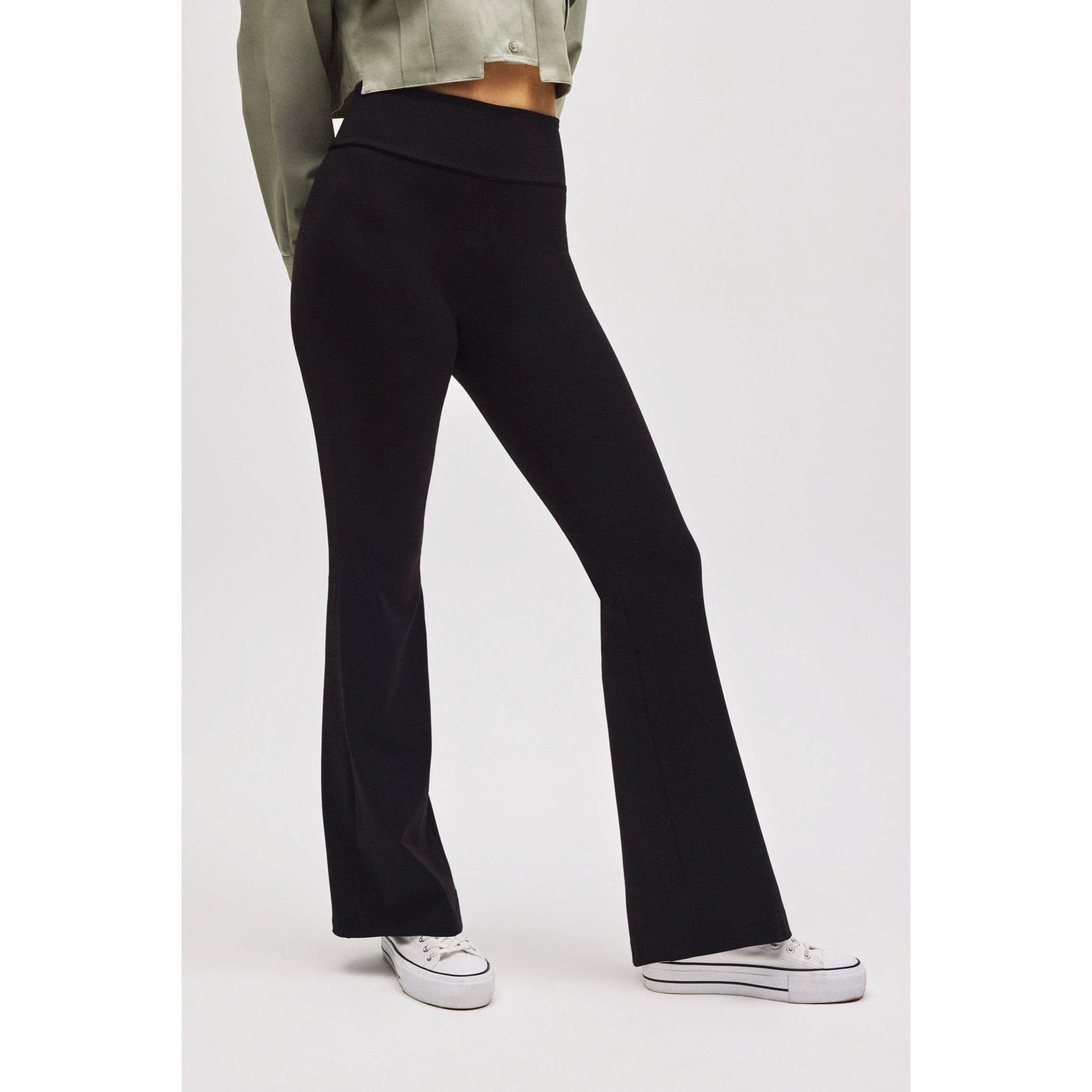 Leggings modellanti svasati effetto push-up neri