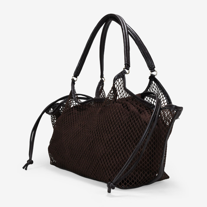 Bolso de hombro marrón de malla
