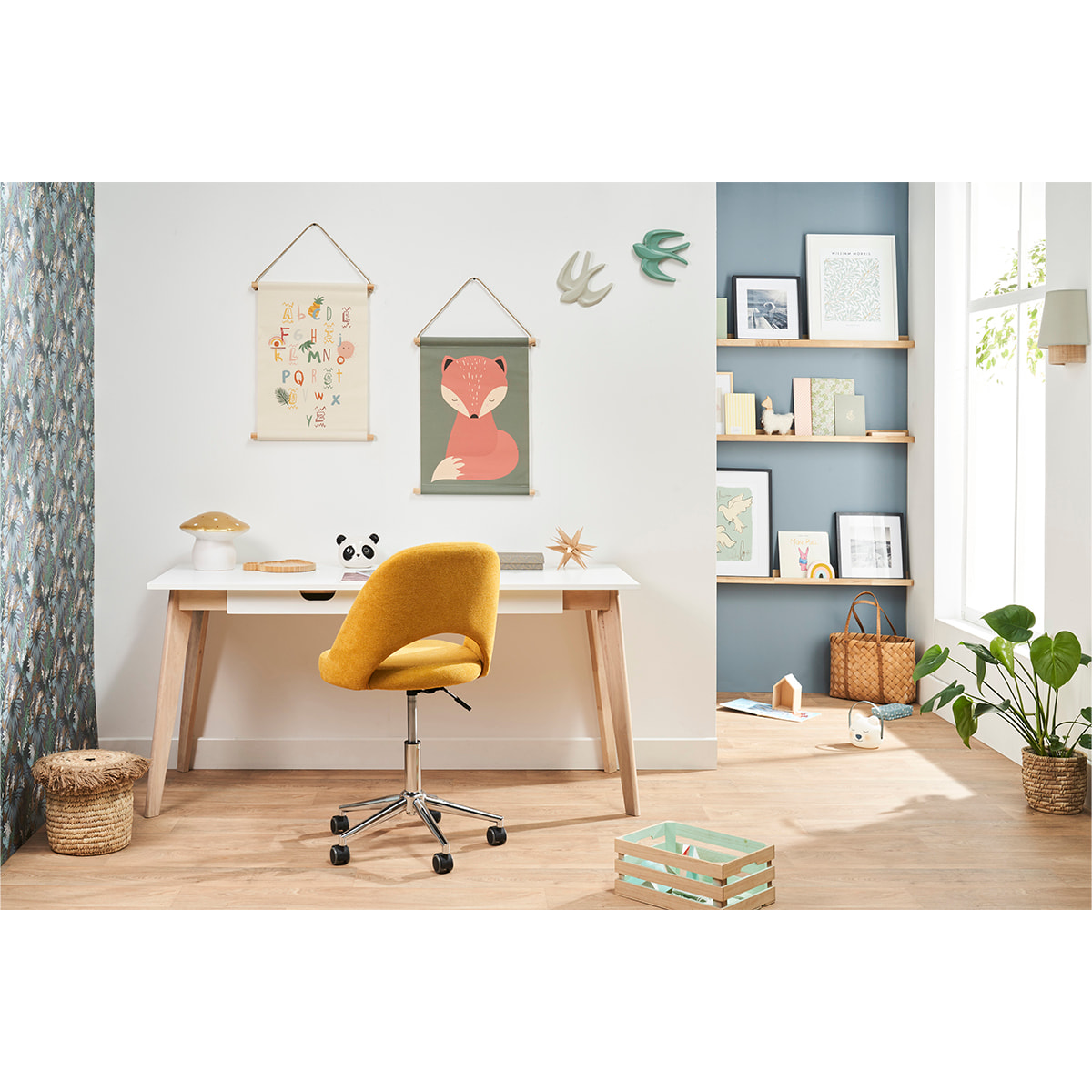 Chaise de bureau à roulettes en tissu effet velours texturé jaune moutarde et acier chromé COSETTE