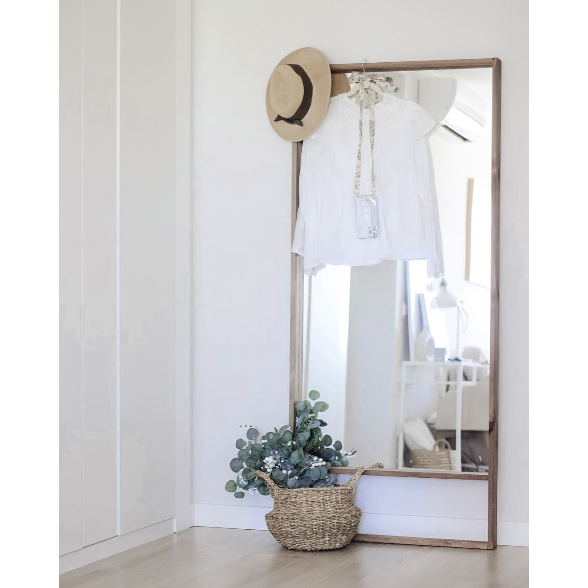 Miroir effet bois massif ton chêne foncé en différentes tailles