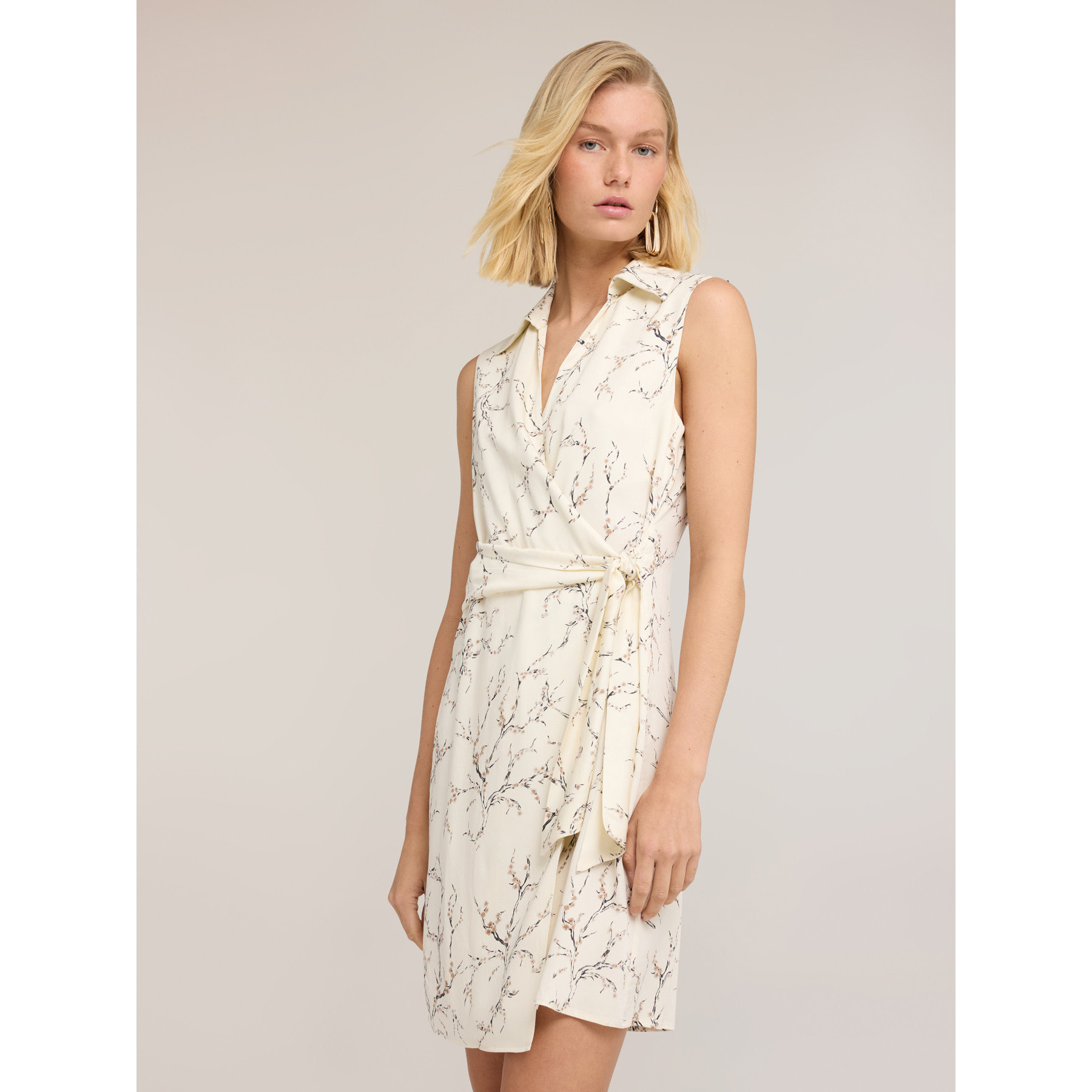 Motivi - Vestido cruzado de satén con estampado - Blanco