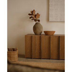 Buffet en placage de frêne naturel avec lattes en teinte noisette en différentes tailles Hauteur: 70 Longueur: 160 Largeur: 40