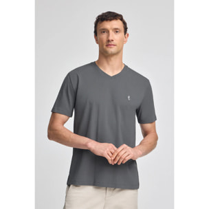 Camiseta color asfalto de manga corta y cuello de pico con bordado Rigby Best