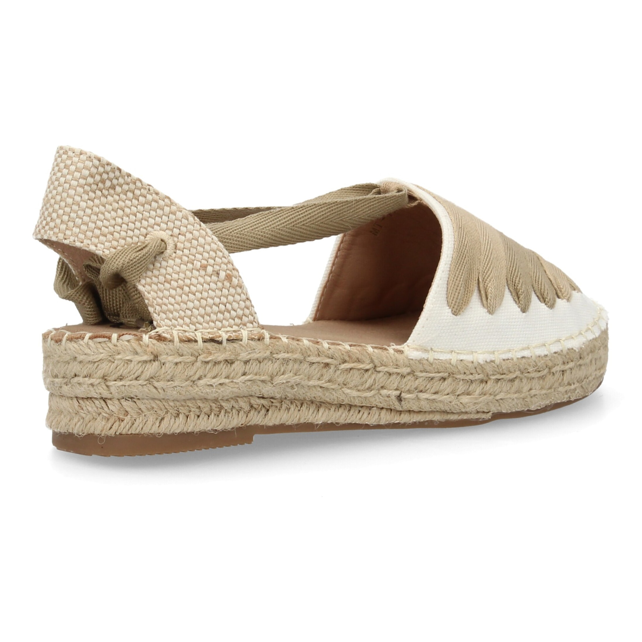 Sandalia de plataforma con cintas.