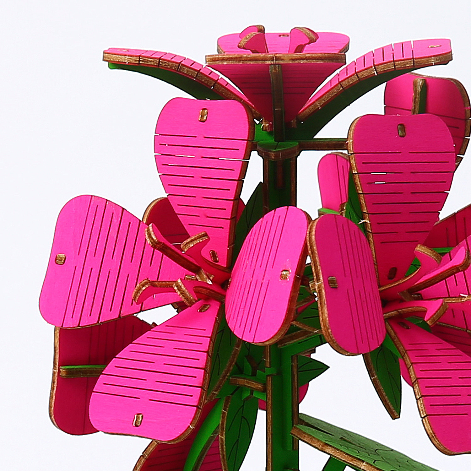 Maqueta de Madera 3D, diseño de Geranio. 128 piezas.