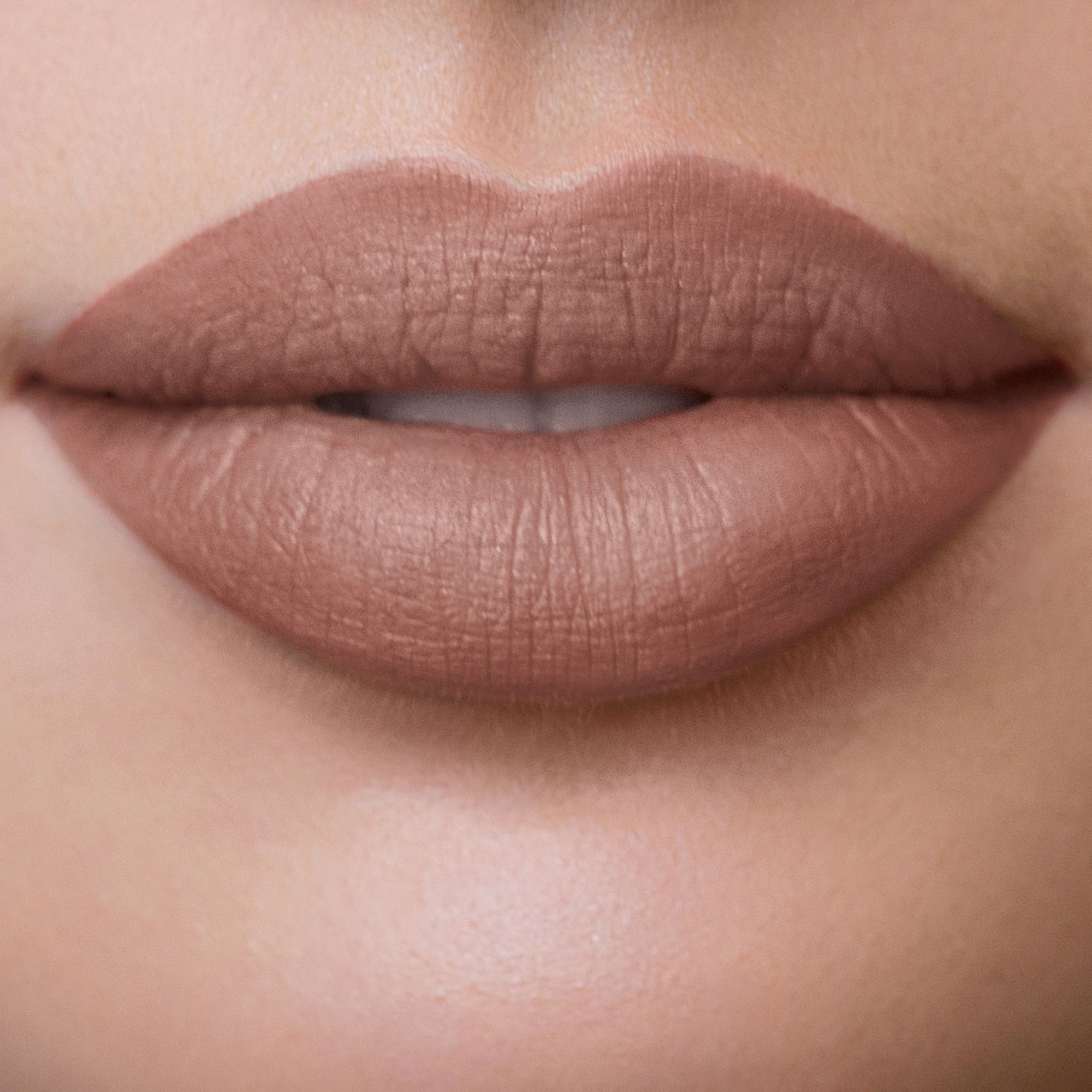 LONG LASTING LIQUID LIPSTICK Rossetto liquido a lunga durata dal finish matt