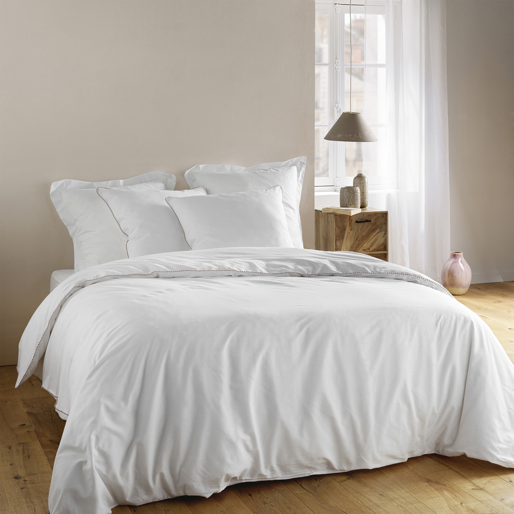 Parure de lit blanche galon pompons beiges - Blanc