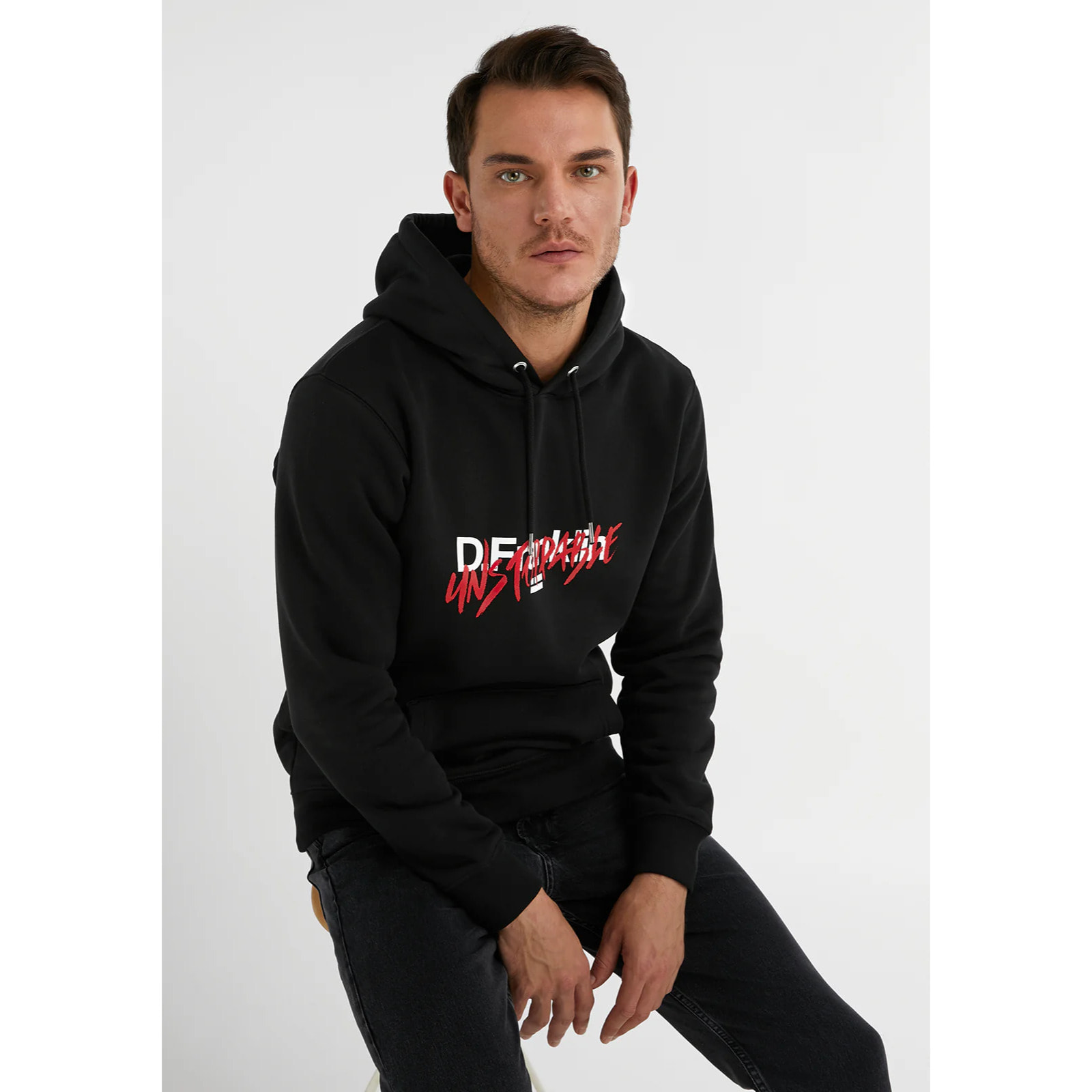 Sudadera con Capucha de Hombre Unstoppable Hoodie en Negro D.Franklin