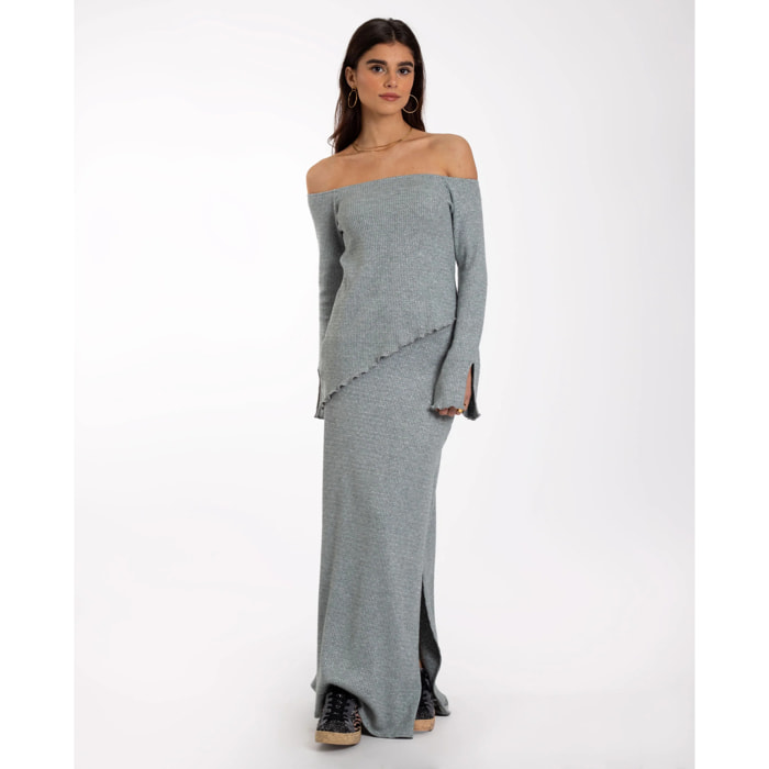 Falda de punto con aberturas