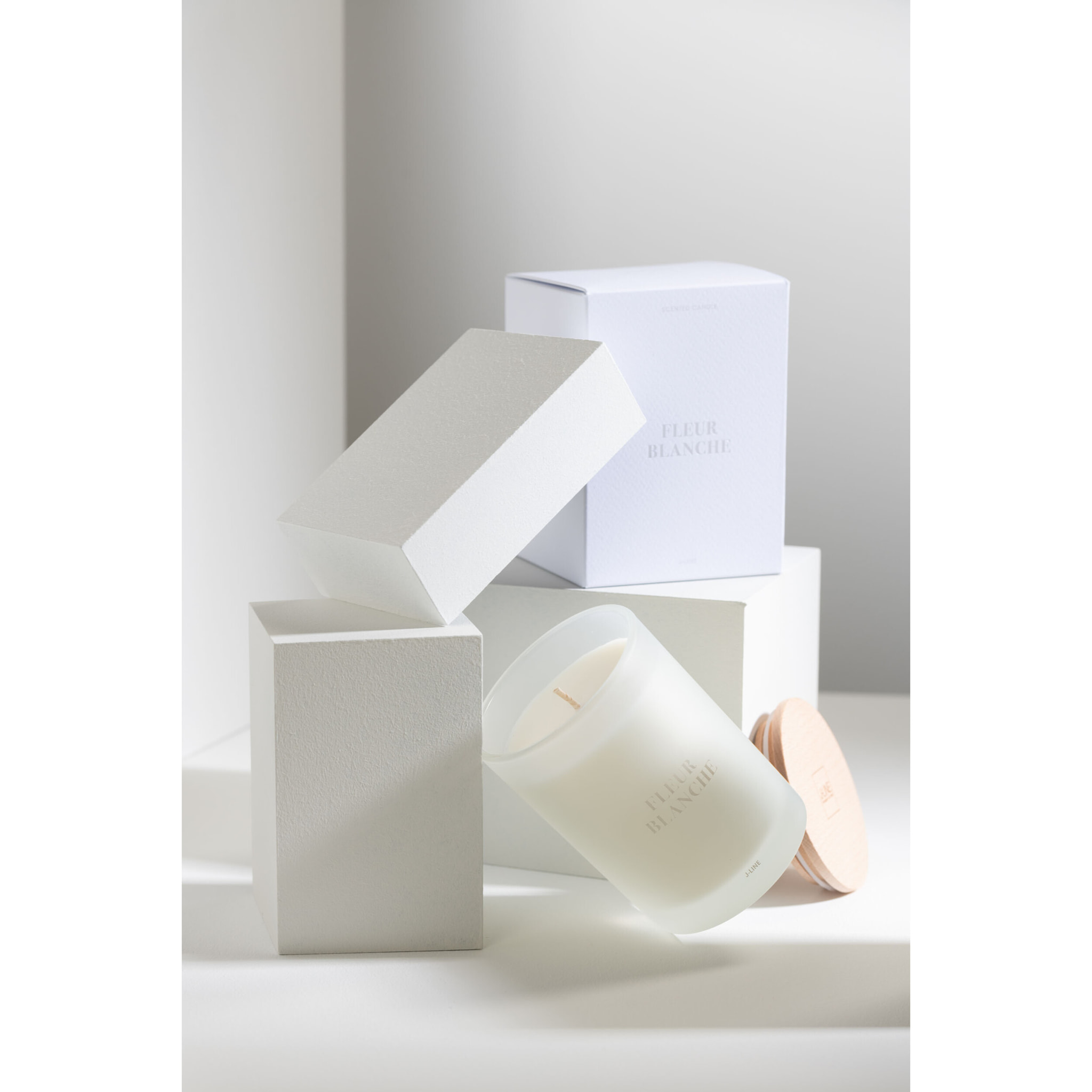 J-Line bougie parfumée Accords Essentiels - Fleur Blanche - blanc - 38H