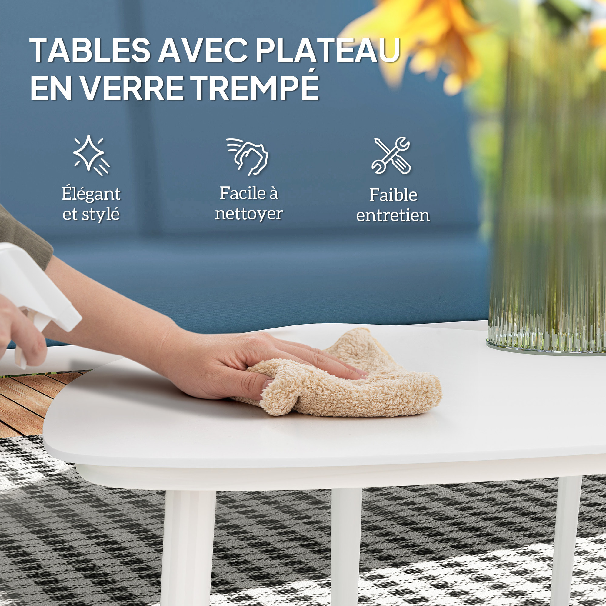 Salon de jardin 4 personnes 5 pièces 2 tables basses gigognes acier blanc accoudoirs effet bois coussins bleu