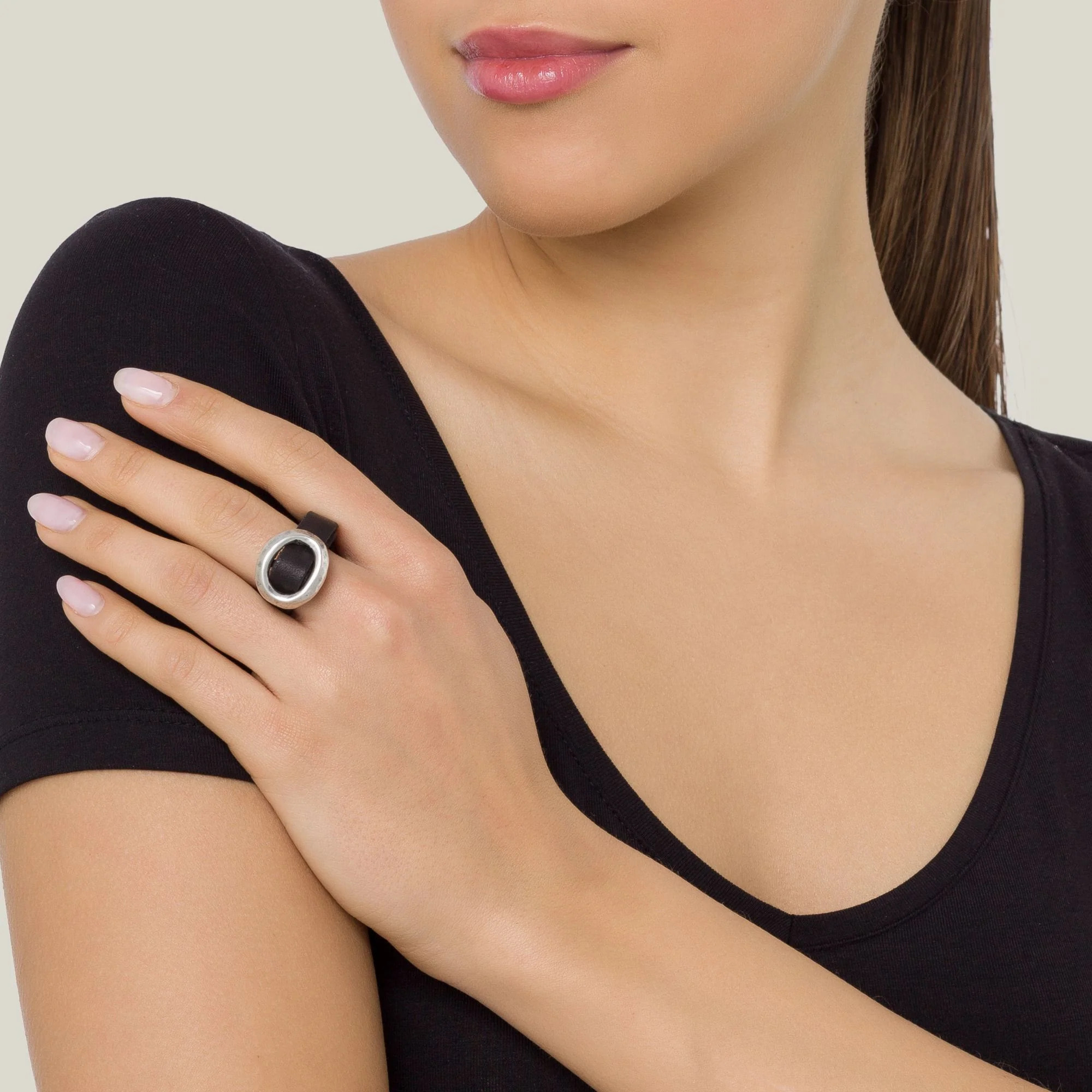 Anillo cuero piel negro hebilla plata925 chapado