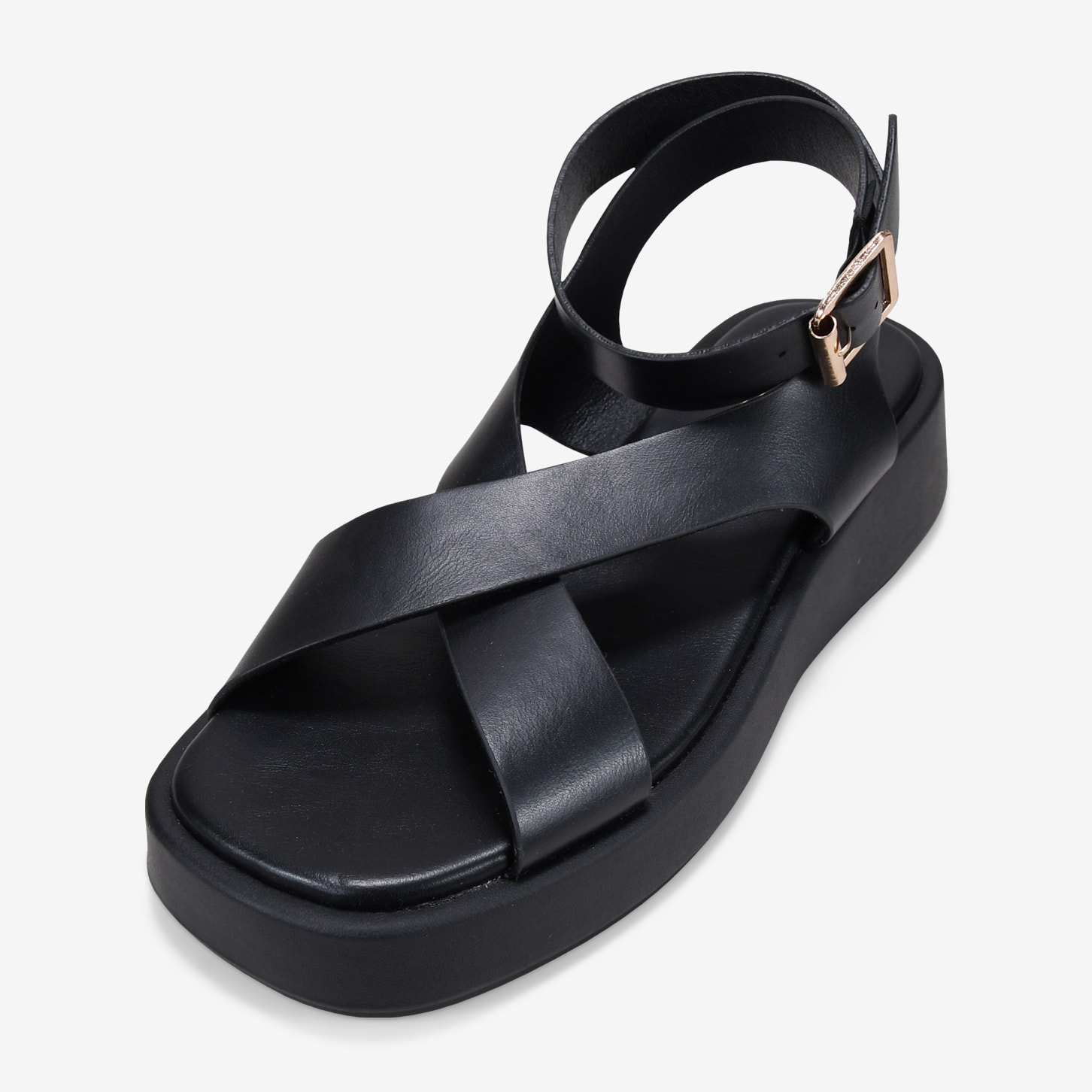 Sandalias de plataforma negras con hebilla