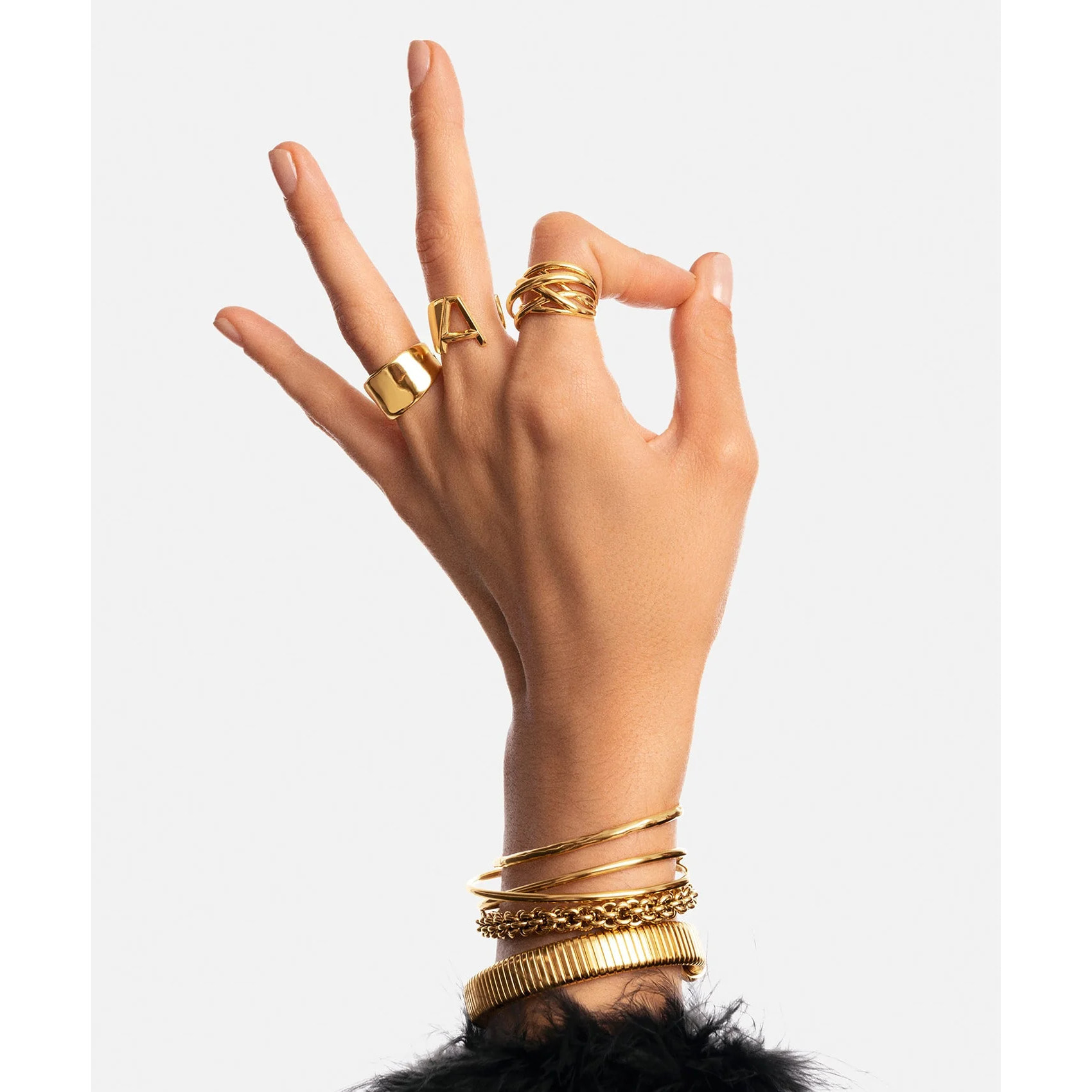 Anillo Personalizado Letter Signet Baño Oro