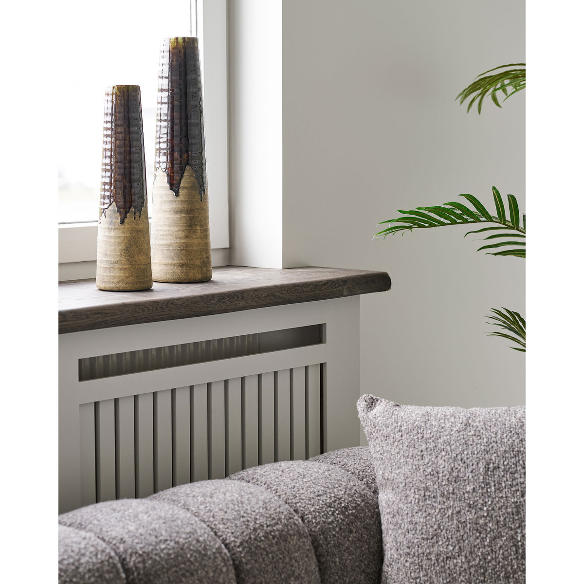Vaso in ceramica marrone con smalto a colatura ø12,5×48 cm