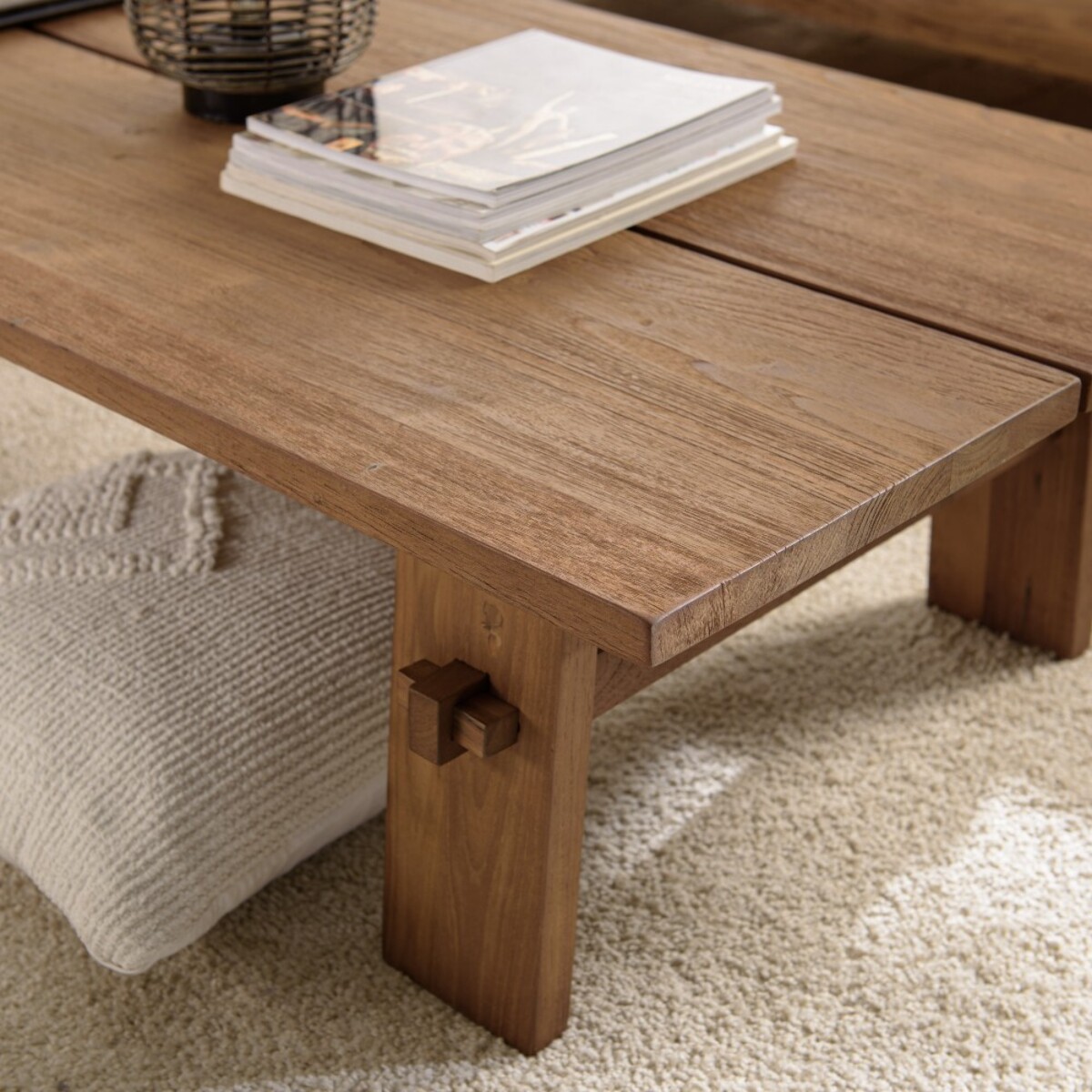 SIXTINE - Table basse rectangulaire 140x70cm en bois de teck recyclé