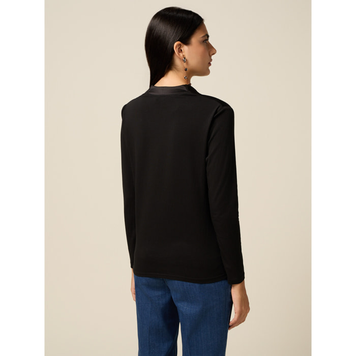 Oltre - Camiseta bimatérica con escote en V - Negro