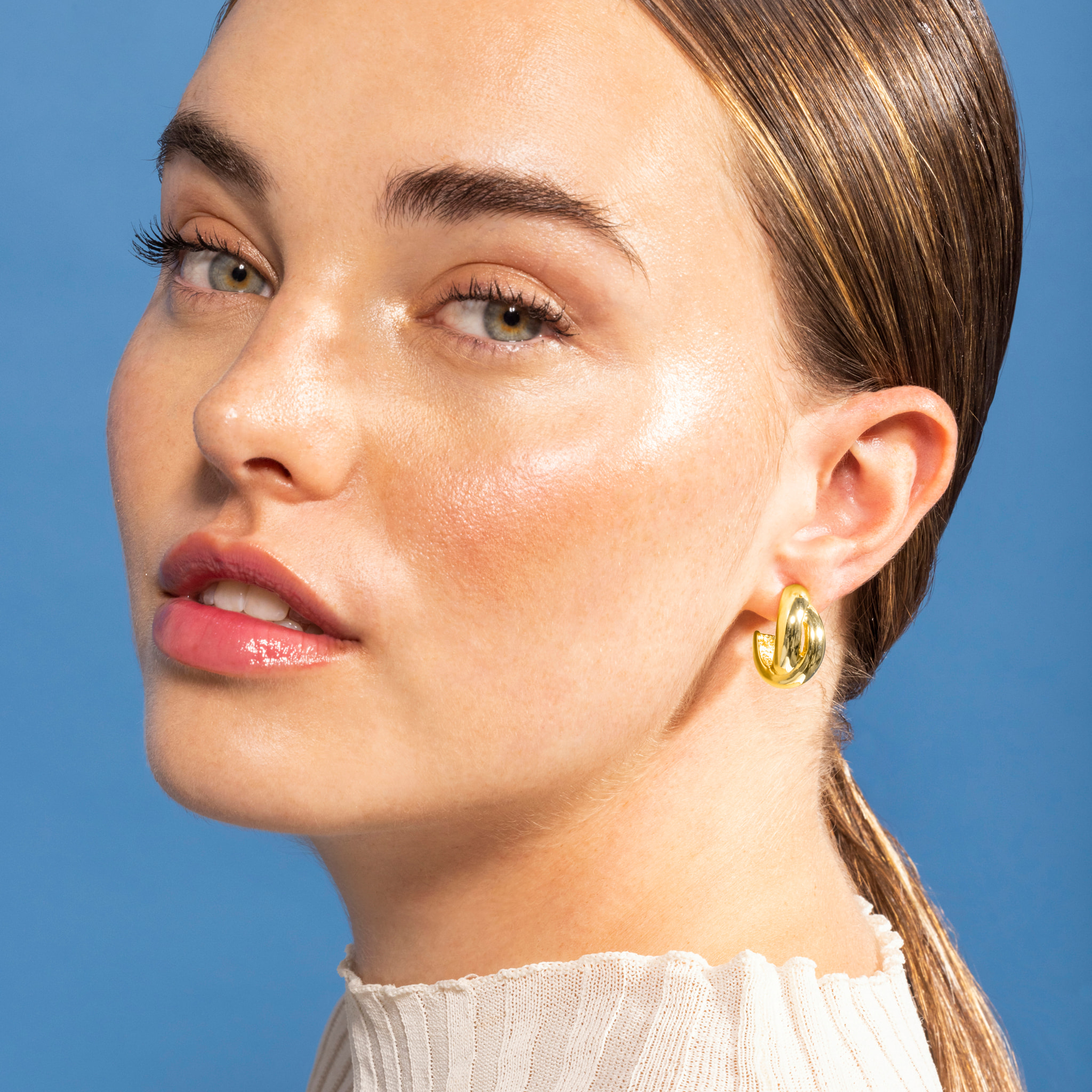 Pendientes acabados en oro amarillo de 18K