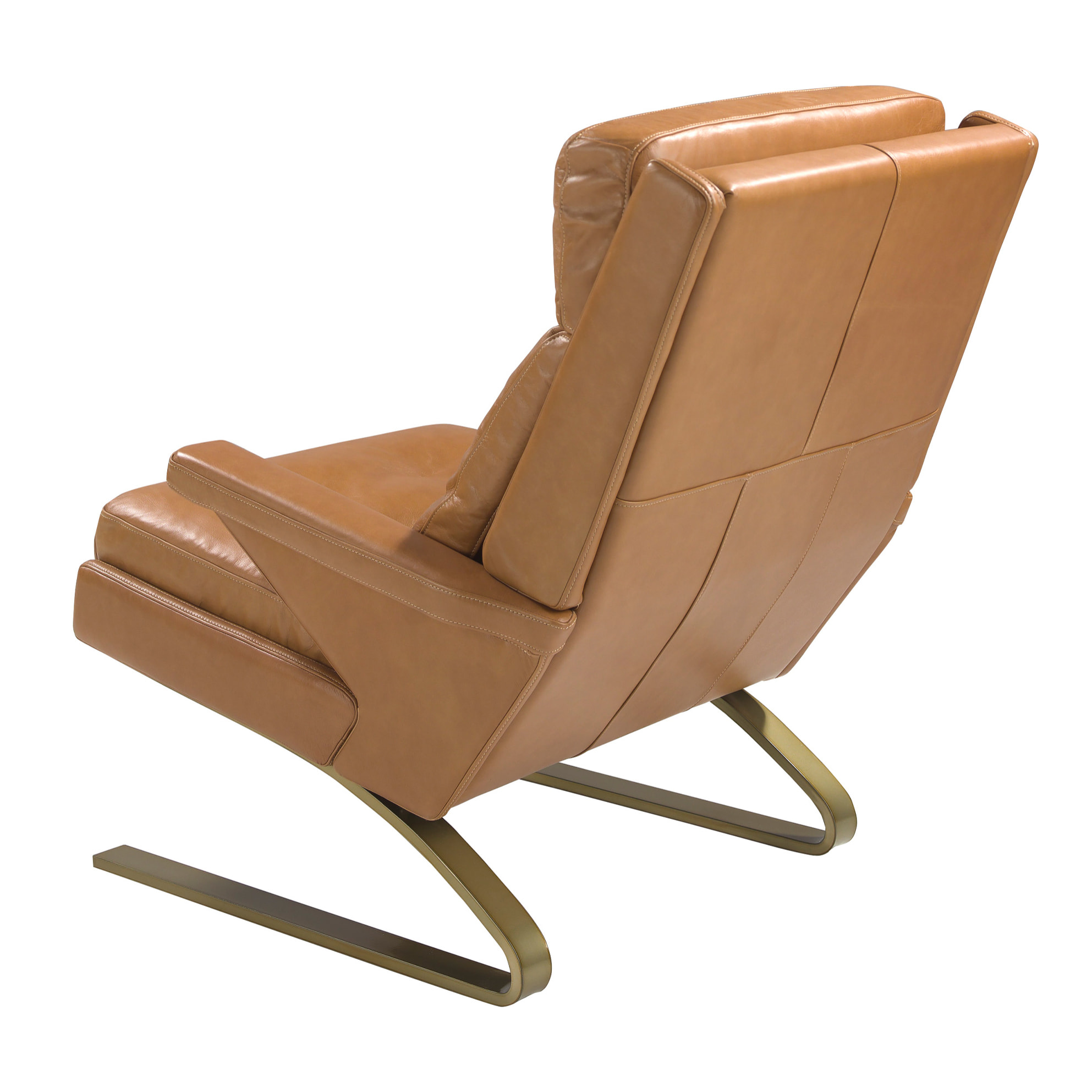Sillón Angel Cerdá con reposabrazos con asiento y respaldo tapizados en piel de origen vacuno en camel patas de acero en dorado 77x99x91cm