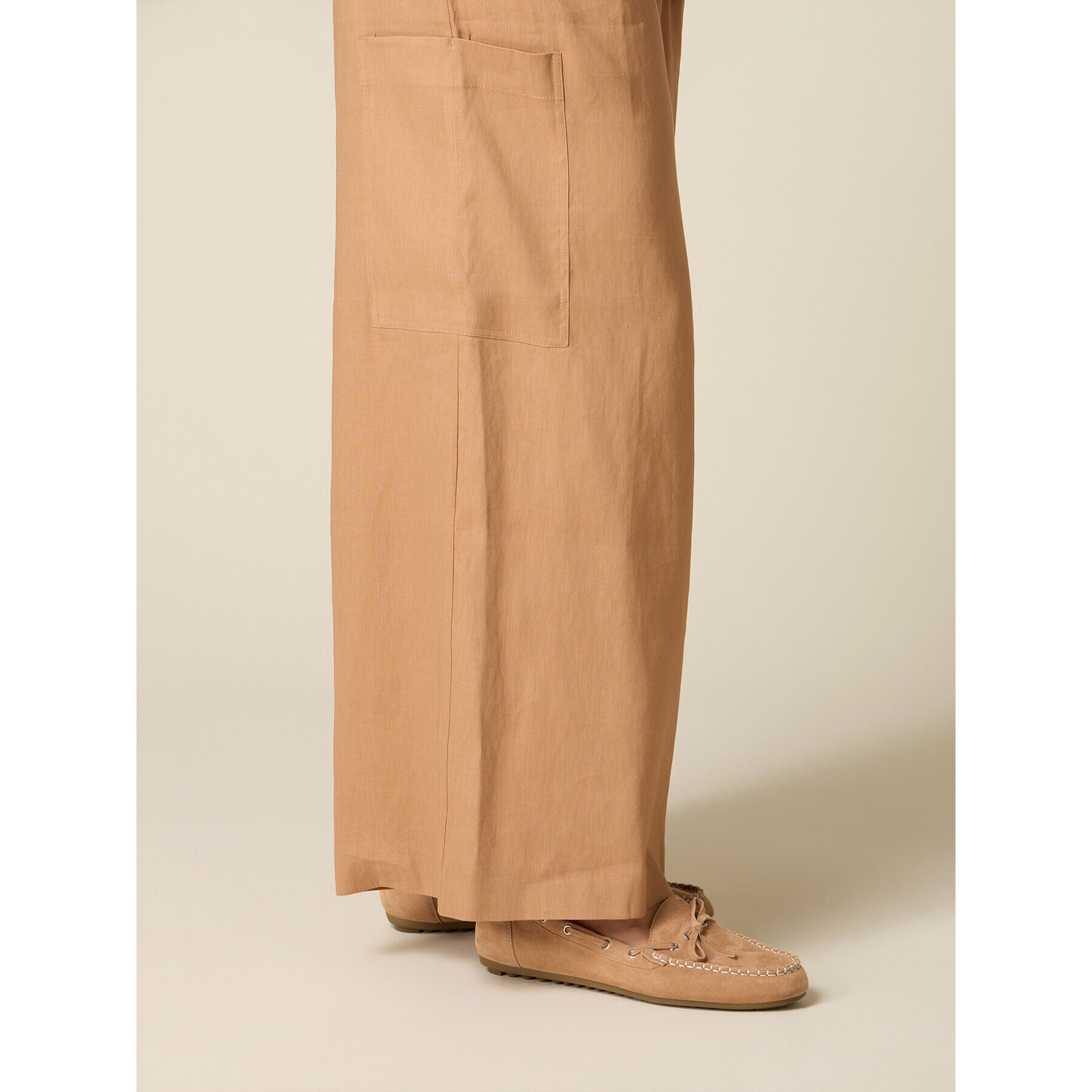 Oltre - Pantalones cargo mezcla de lino con fajín - Beige