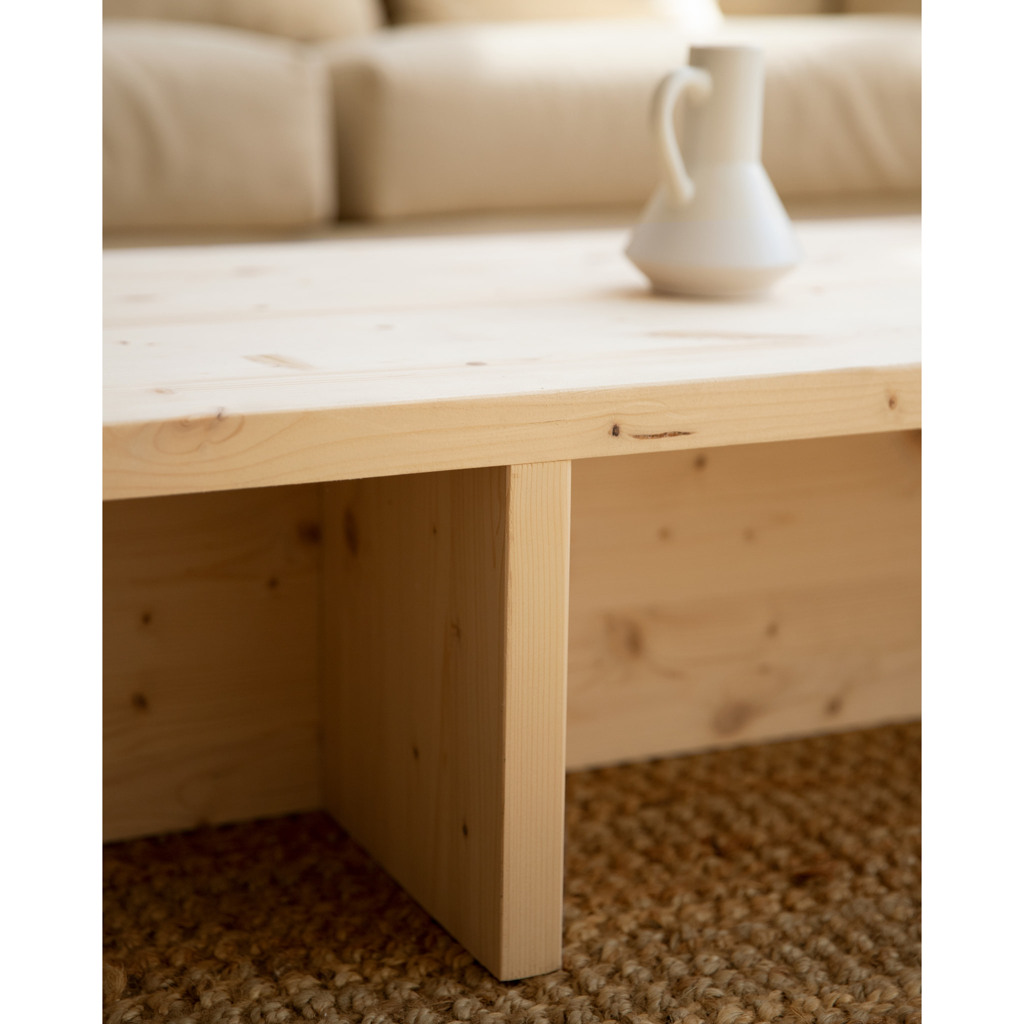 Table basse en bois massif ton naturel 124x27cm Hauteur: 27 Longueur: 123.5 Largeur: 46.6