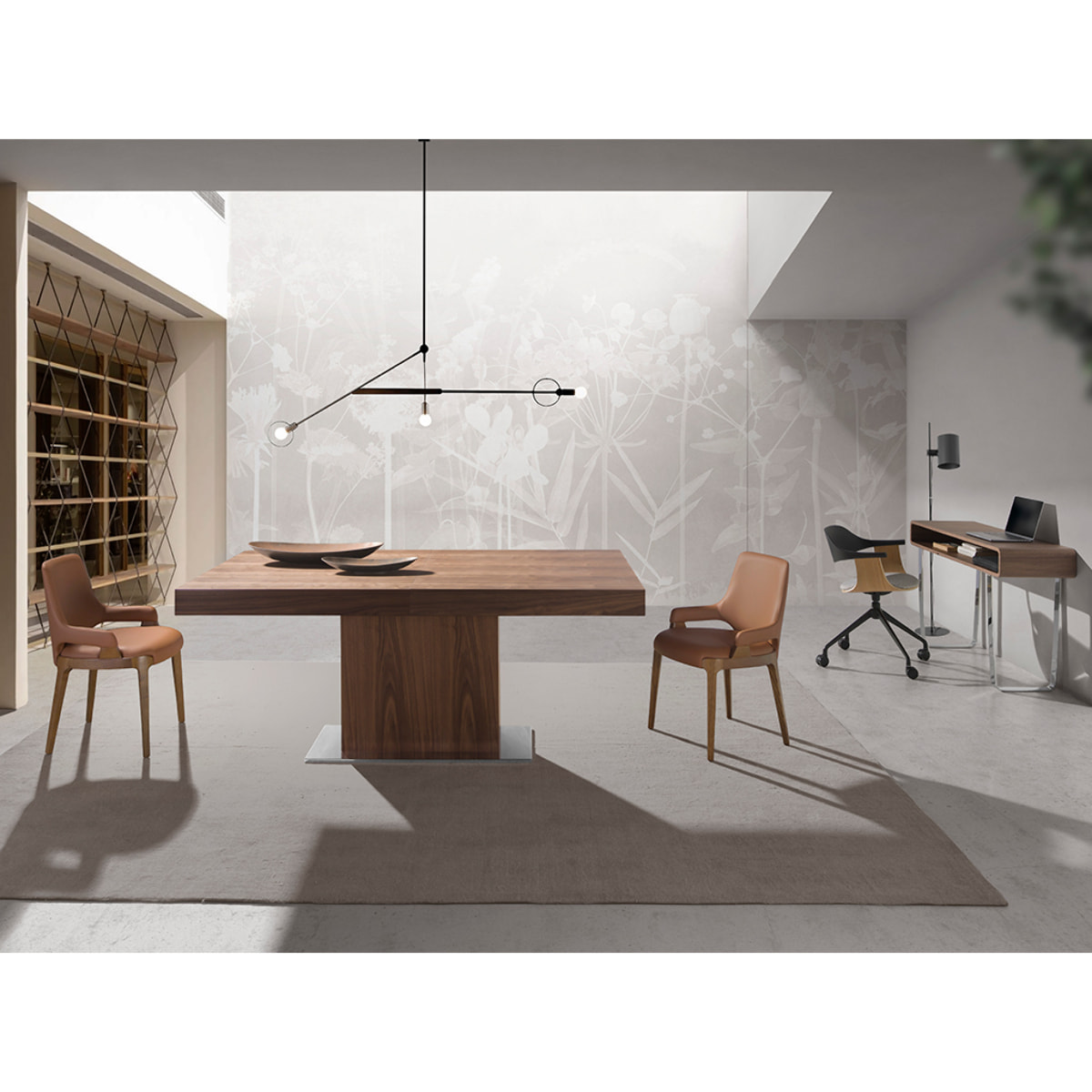 Silla oficina giratoria con asiento tapizado en tela gris claro y respaldo de pvc negro 59x50x76cm