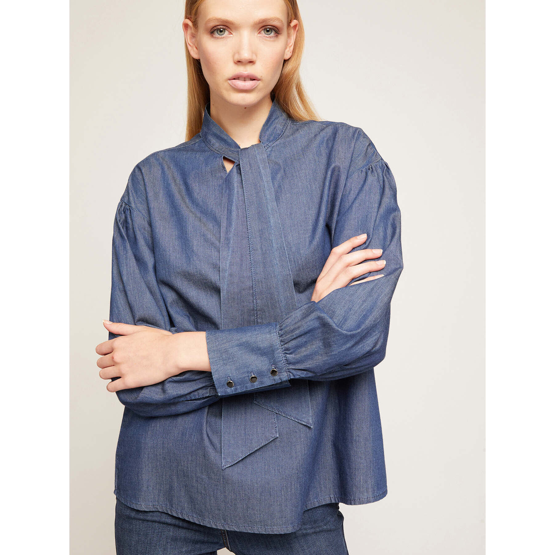 Motivi - Blusa amplia con fajín en denim - Azul