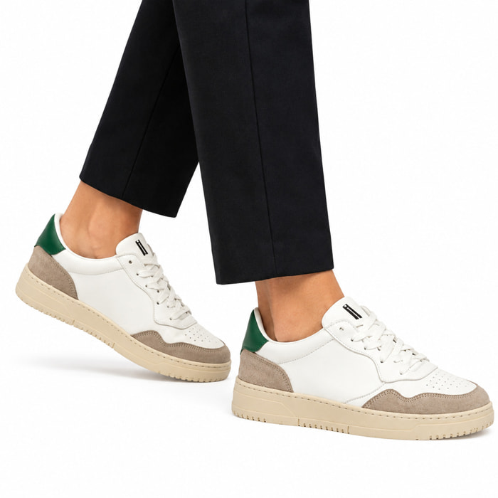 Sneakers in pelle con inserti in camoscio