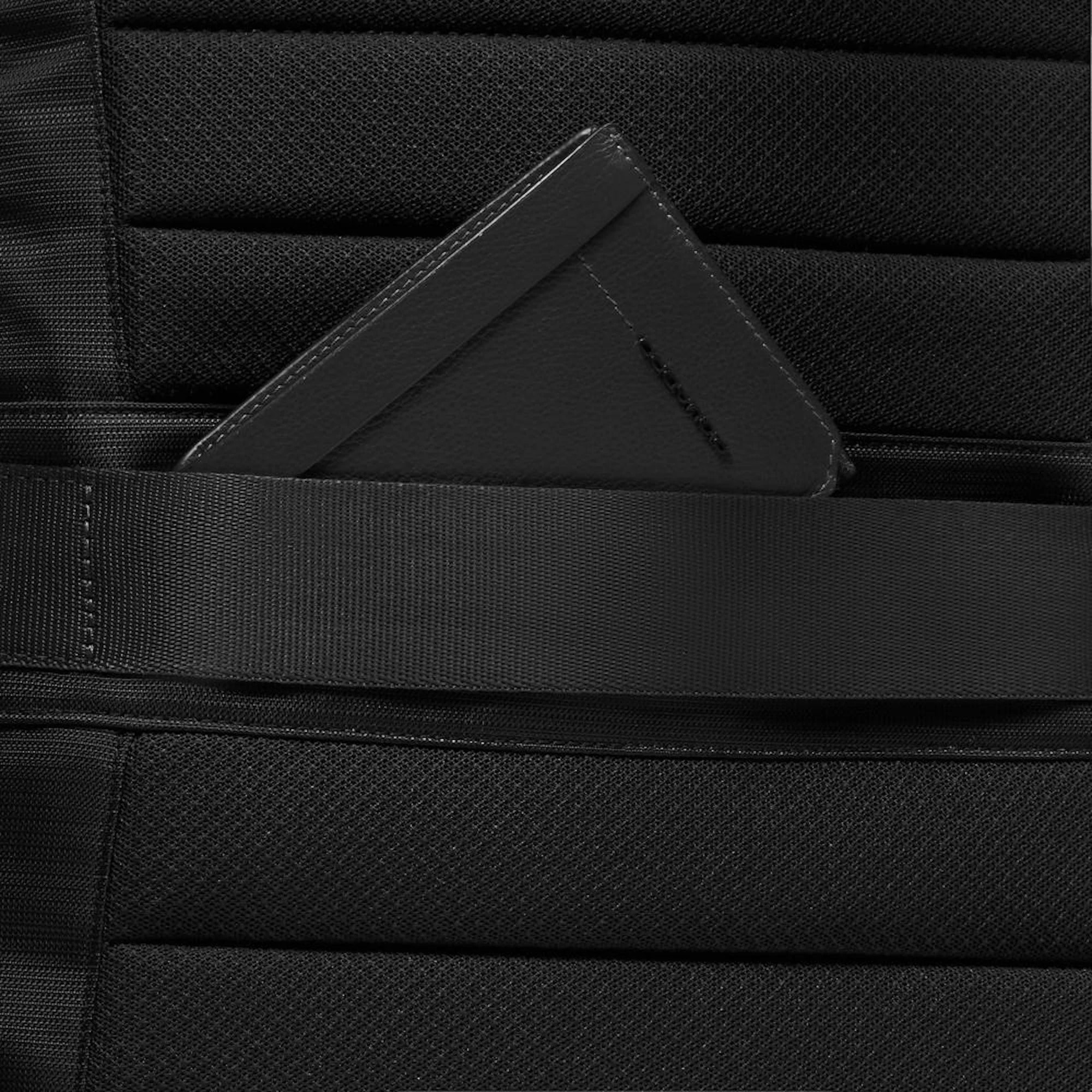 Piquadro Zaino porta pc e iPad® con tasca per Piquadro Smart Tracker, protezioni antiurto e RFID