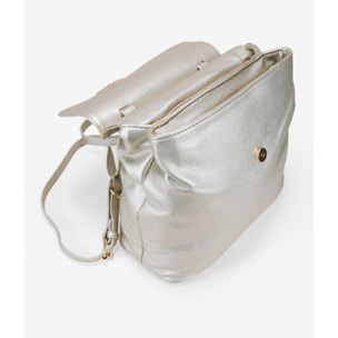 Mochila de vestir dorada con solapa