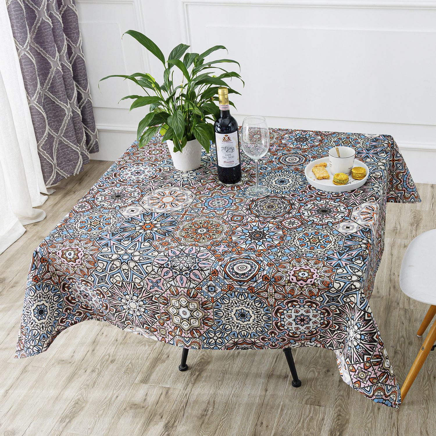 Tovaglia antimacchia 140x240 cm.