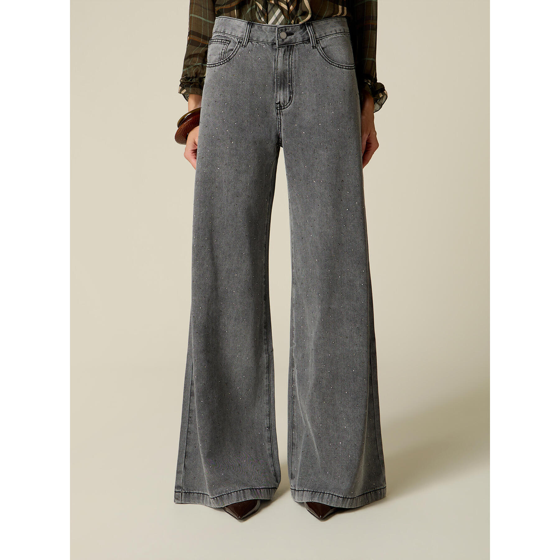 Oltre - Jeans a palazzo con borchiette - Grigio