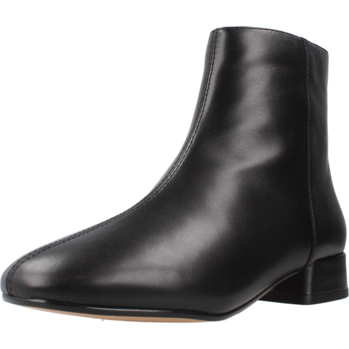 Botines Mujer de la marca GEOX  modelo D561NA 000TU NEGRO